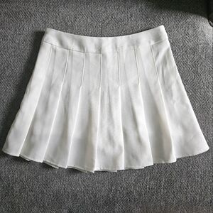 White Peated Mini Skirt Womens Medium‎ With Shorts